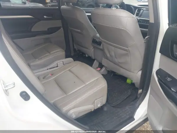 5TDKZRFH2HS517308 2017 TOYOTA HIGHLANDER - Image 8