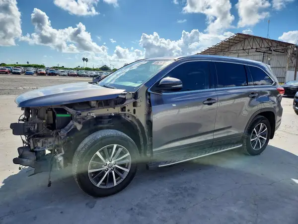5TDKZRFH2HS518801 2017 TOYOTA HIGHLANDER - Image 1