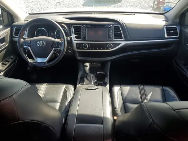 5TDKZRFH2HS520581 2017 TOYOTA HIGHLANDER - Image 8
