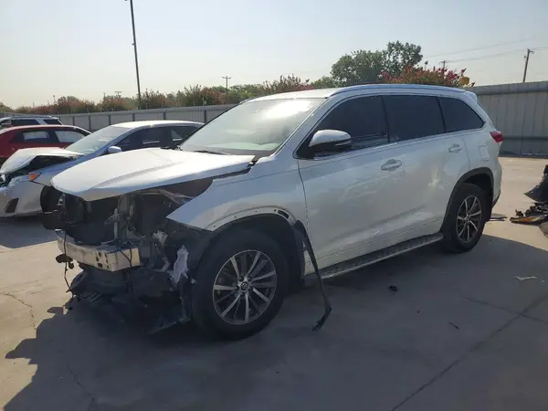 5TDKZRFH2HS520919 2017 TOYOTA HIGHLANDER - Image 1