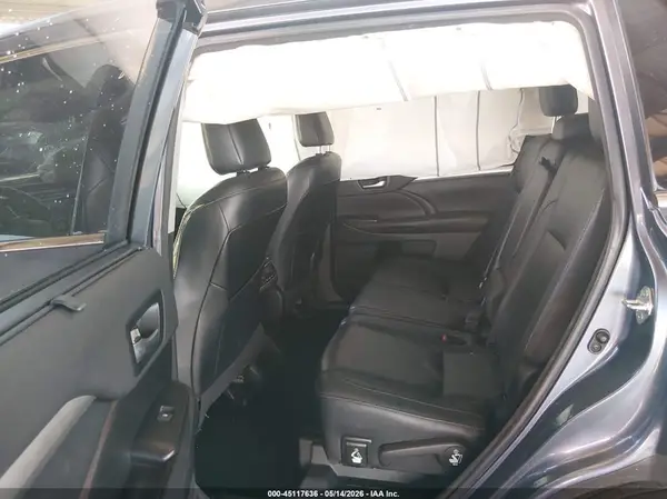 5TDKZRFH2JS244988 2018 TOYOTA HIGHLANDER - Image 8