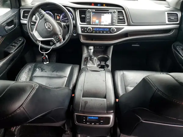 5TDKZRFH2JS265873 2018 TOYOTA HIGHLANDER - Image 8