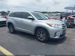 5TDKZRFH2JS266148 2018 TOYOTA HIGHLANDER