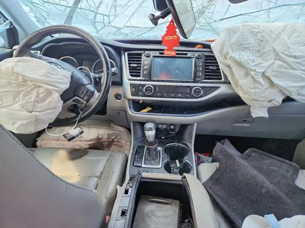 5TDKZRFH2JS267459 2018 TOYOTA HIGHLANDER - Image 8