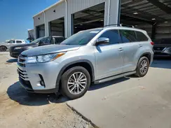 5TDKZRFH2JS271446 2018 TOYOTA HIGHLANDER