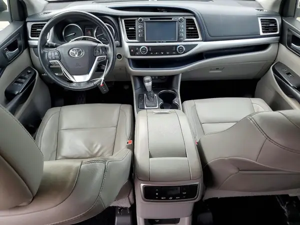 5TDKZRFH2JS526984 2018 TOYOTA HIGHLANDER - Image 8