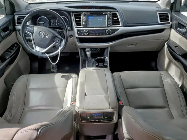 5TDKZRFH2JS527665 2018 TOYOTA HIGHLANDER - Image 8