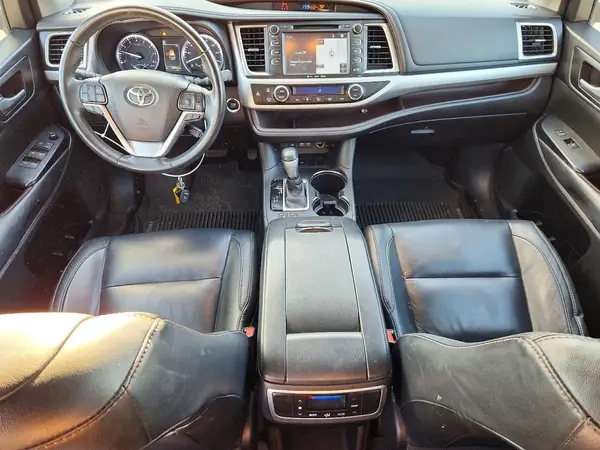 5TDKZRFH2JS528279 2018 TOYOTA HIGHLANDER - Image 8
