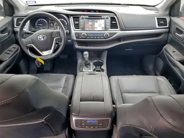 5TDKZRFH2JS530923 2018 TOYOTA HIGHLANDER - Image 8