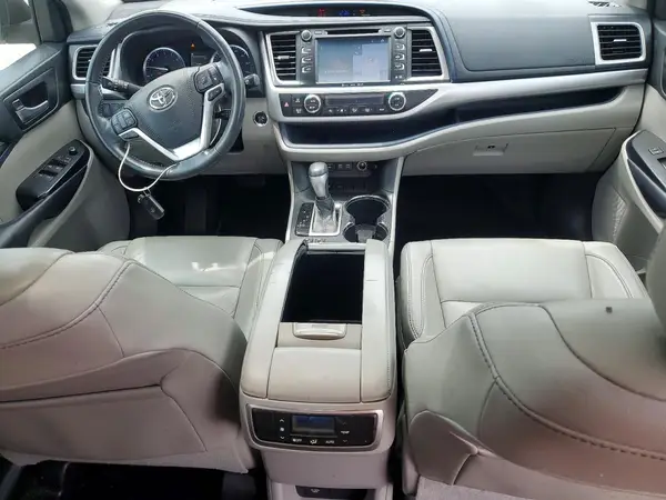 5TDKZRFH2JS536494 2018 TOYOTA HIGHLANDER - Image 8