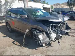 5TDKZRFH2JS537922 2018 TOYOTA HIGHLANDER
