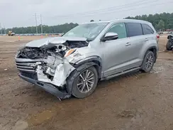 5TDKZRFH2JS538097 2018 TOYOTA HIGHLANDER