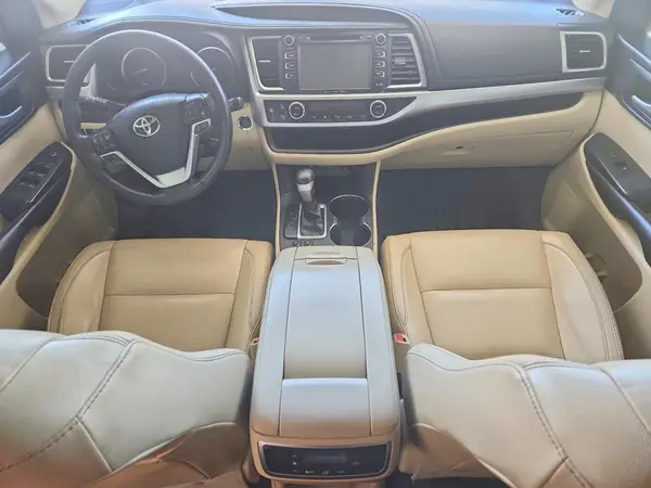 5TDKZRFH2JS538682 2018 TOYOTA HIGHLANDER - Image 8