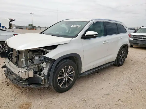 5TDKZRFH2JS540769 2018 TOYOTA HIGHLANDER - Image 1