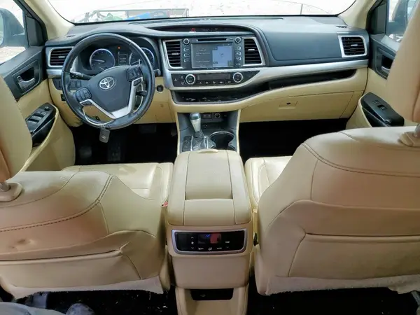 5TDKZRFH2JS540769 2018 TOYOTA HIGHLANDER - Image 8