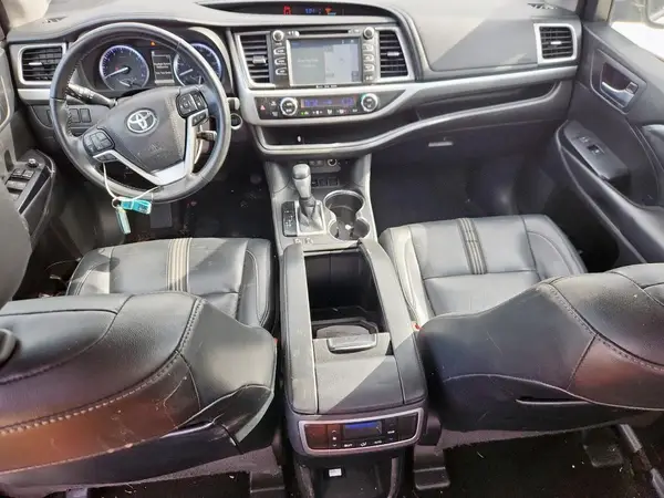 5TDKZRFH2JS541078 2018 TOYOTA HIGHLANDER - Image 8