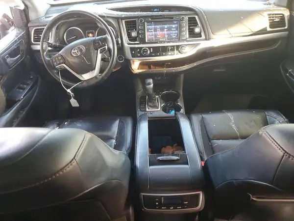 5TDKZRFH2JS541551 2018 TOYOTA HIGHLANDER - Image 8