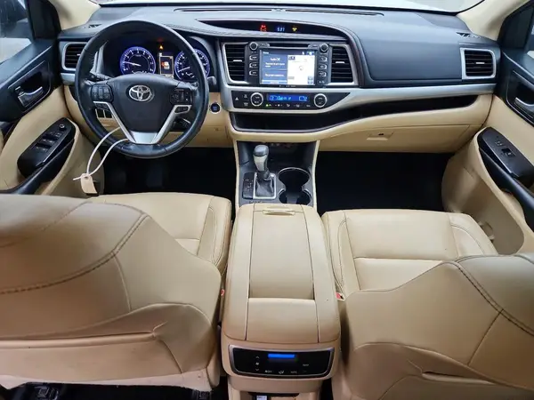 5TDKZRFH2JS542439 2018 TOYOTA HIGHLANDER - Image 8