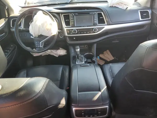 5TDKZRFH2JS544384 2018 TOYOTA HIGHLANDER - Image 8