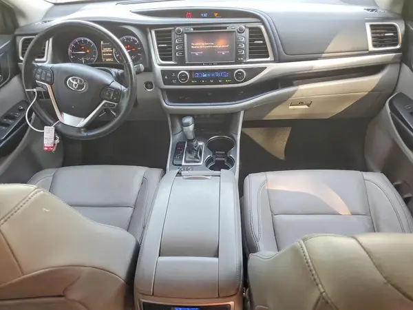 5TDKZRFH2JS544465 2018 TOYOTA HIGHLANDER - Image 8