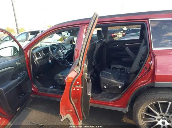 5TDKZRFH2JS548001 2018 TOYOTA HIGHLANDER - Image 8