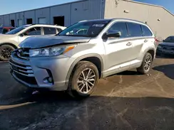 5TDKZRFH2JS549438 2018 TOYOTA HIGHLANDER