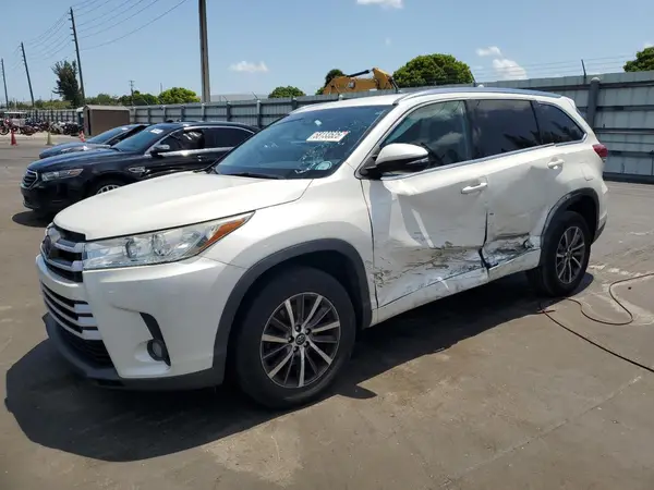 5TDKZRFH2JS550203 2018 TOYOTA HIGHLANDER - Image 1