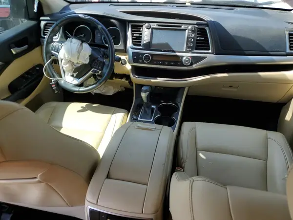 5TDKZRFH2KS306472 2019 TOYOTA HIGHLANDER - Image 8