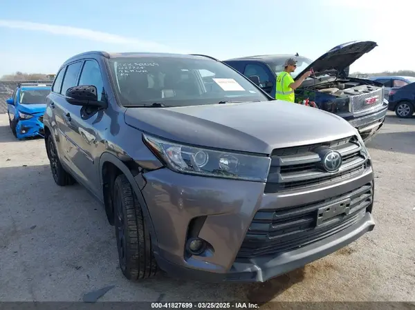 5TDKZRFH2KS313342 2019 TOYOTA HIGHLANDER - Image 1
