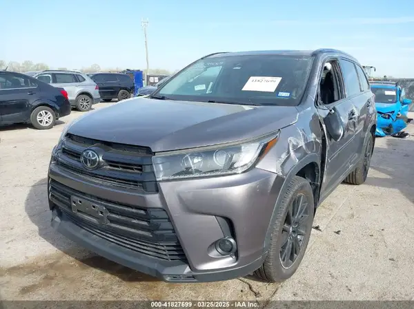 5TDKZRFH2KS313342 2019 TOYOTA HIGHLANDER - Image 2