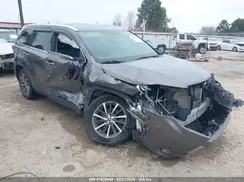 5TDKZRFH2KS327578 2019 TOYOTA HIGHLANDER