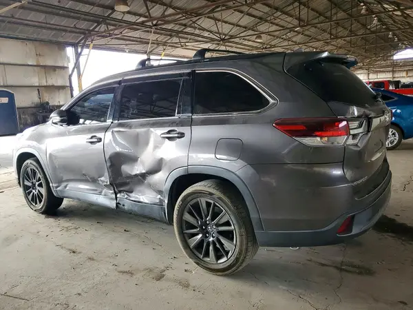 5TDKZRFH2KS352934 2019 TOYOTA HIGHLANDER - Image 2