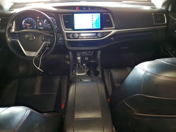 5TDKZRFH2KS352934 2019 TOYOTA HIGHLANDER - Image 8