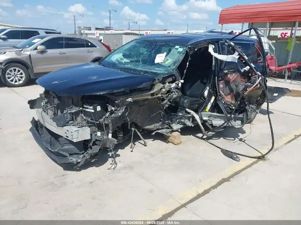 5TDKZRFH2KS358328 2019 TOYOTA HIGHLANDER - Image 2