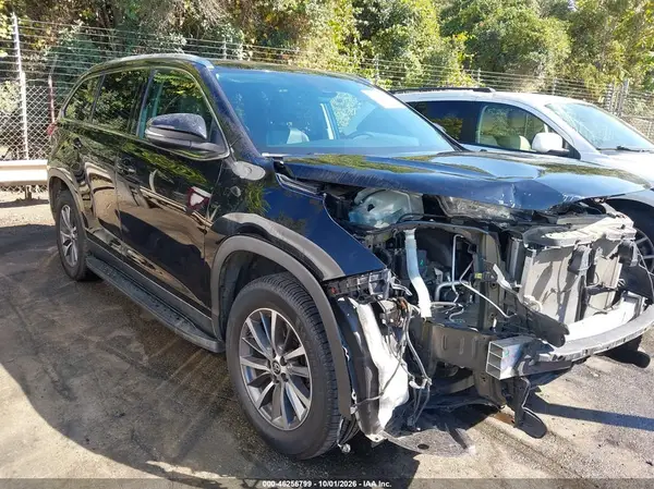 5TDKZRFH2KS360709 2019 TOYOTA HIGHLANDER - Image 1