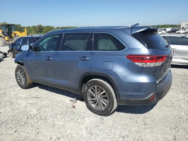 5TDKZRFH2KS362248 2019 TOYOTA HIGHLANDER - Image 2
