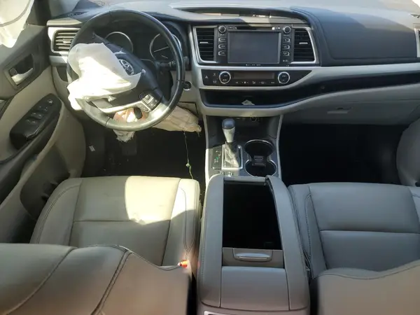 5TDKZRFH2KS362248 2019 TOYOTA HIGHLANDER - Image 8