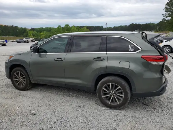 5TDKZRFH2KS363173 2019 TOYOTA HIGHLANDER - Image 2