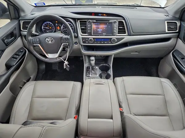 5TDKZRFH2KS365182 2019 TOYOTA HIGHLANDER - Image 8
