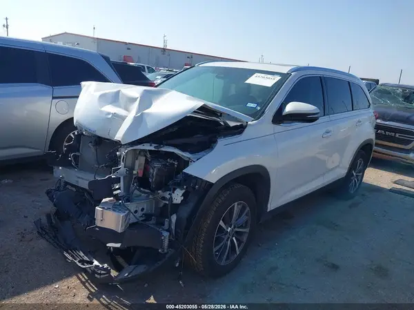 5TDKZRFH2KS554320 2019 TOYOTA HIGHLANDER - Image 2