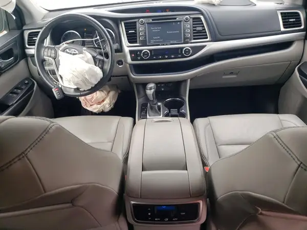 5TDKZRFH2KS555130 2019 TOYOTA HIGHLANDER - Image 8