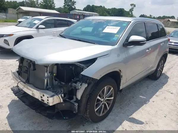 5TDKZRFH2KS561316 2019 TOYOTA HIGHLANDER - Image 2