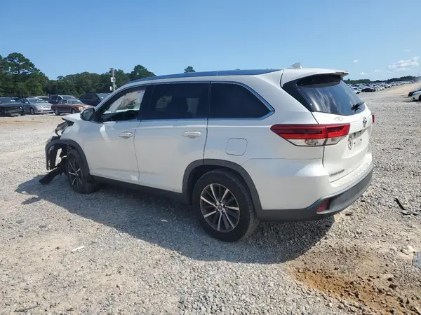 5TDKZRFH2KS562031 2019 TOYOTA HIGHLANDER - Image 2