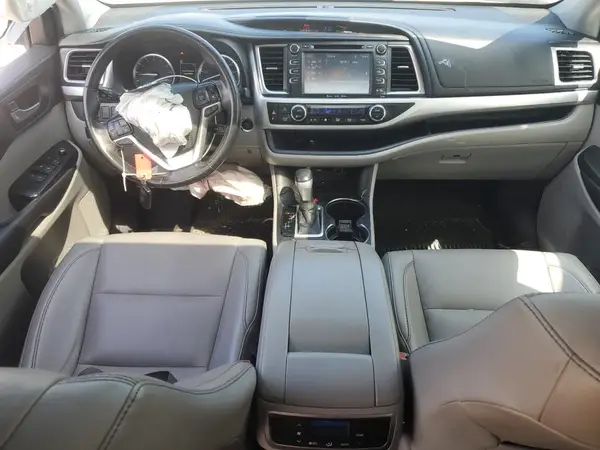 5TDKZRFH2KS562031 2019 TOYOTA HIGHLANDER - Image 8
