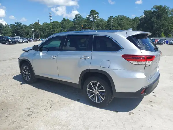 5TDKZRFH2KS564443 2019 TOYOTA HIGHLANDER - Image 2