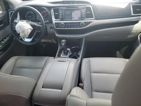 5TDKZRFH2KS564443 2019 TOYOTA HIGHLANDER - Image 8