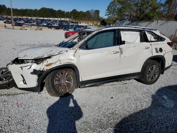 5TDKZRFH2KS565589 2019 TOYOTA HIGHLANDER - Image 1