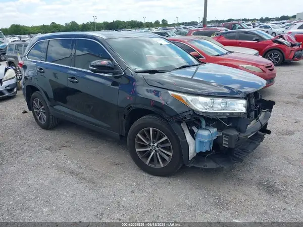 5TDKZRFH2KS568086 2019 TOYOTA HIGHLANDER - Image 1