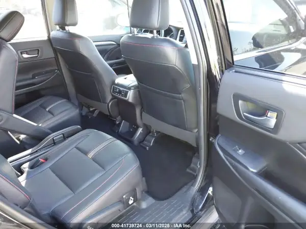 5TDKZRFH2KS569058 2019 TOYOTA HIGHLANDER - Image 8