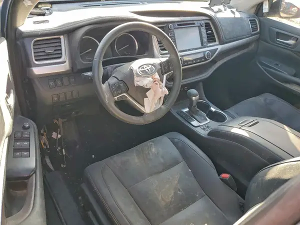 5TDKZRFH2KS569500 2019 TOYOTA HIGHLANDER - Image 8